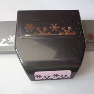 EK Success Paper Punch Border Snowflake Edger